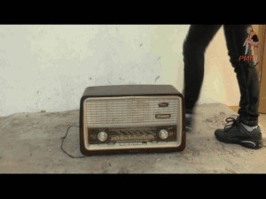 Old Historical Radio Crushed Under Without mercy Sneakers 9