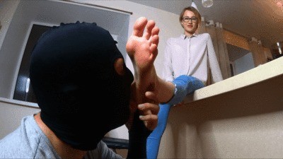 Eva – Foot Adore On The Kitchen