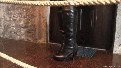 Mistress Pandora Loves Trampling Total Clip