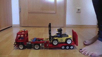 Sneakergirly – Lego Fucktoy Car Crush