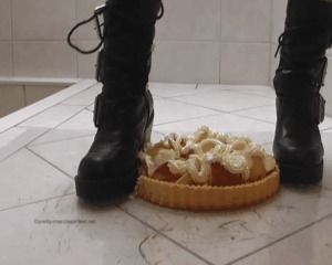 Applecake Under Cruel Boots