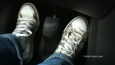 Claire Drives A Peugeot 207 Sport Metallic Gray Converse